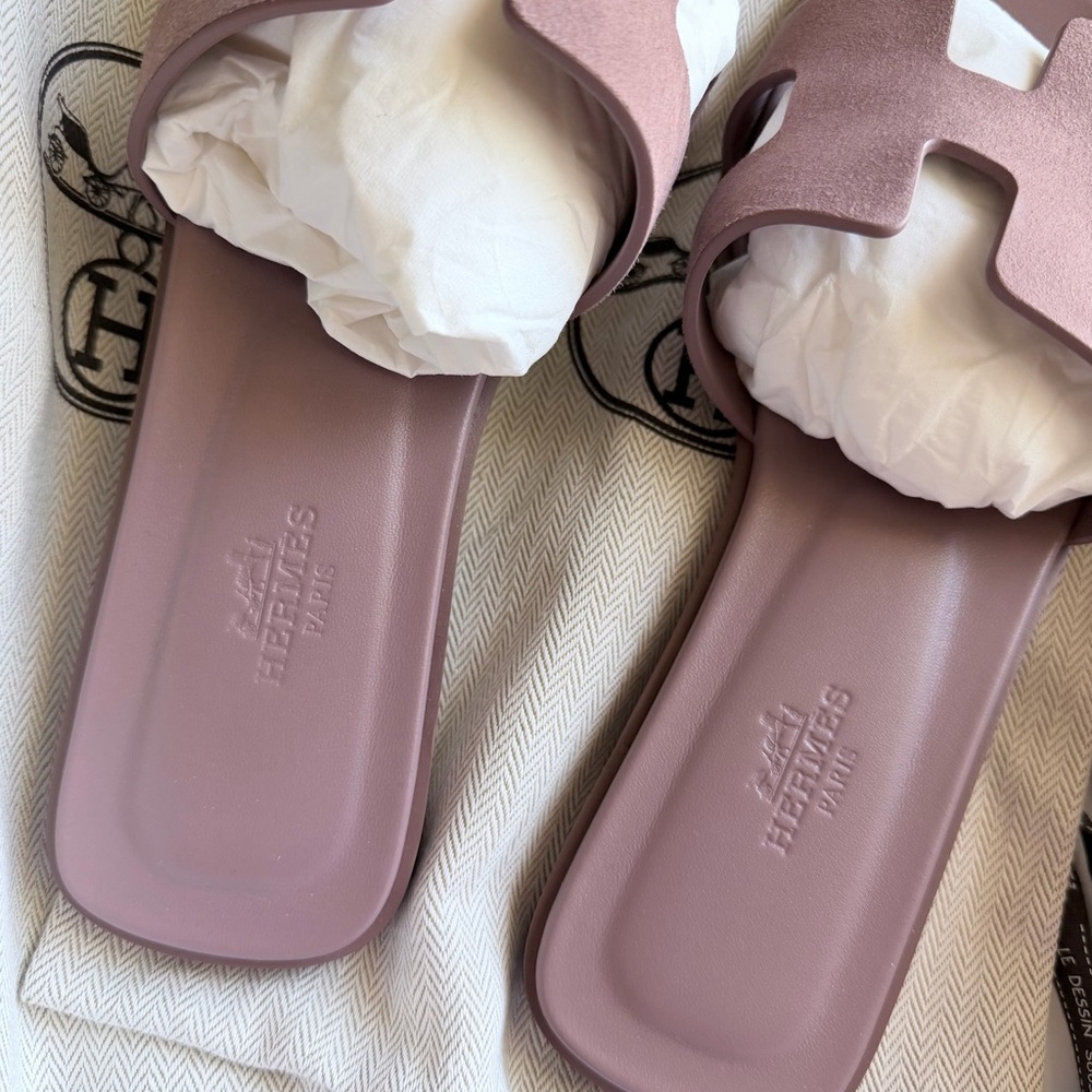 Brand new Hermes authentic oran Sandals in Rose Antique - Picture 2 of 4